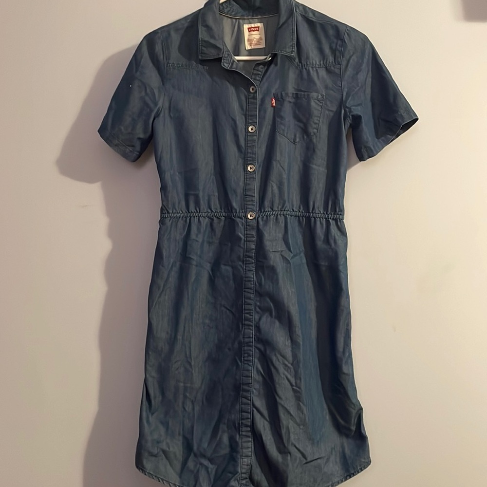 Levis dress with short sleeves